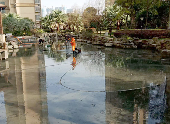 平山景观池淤泥清理